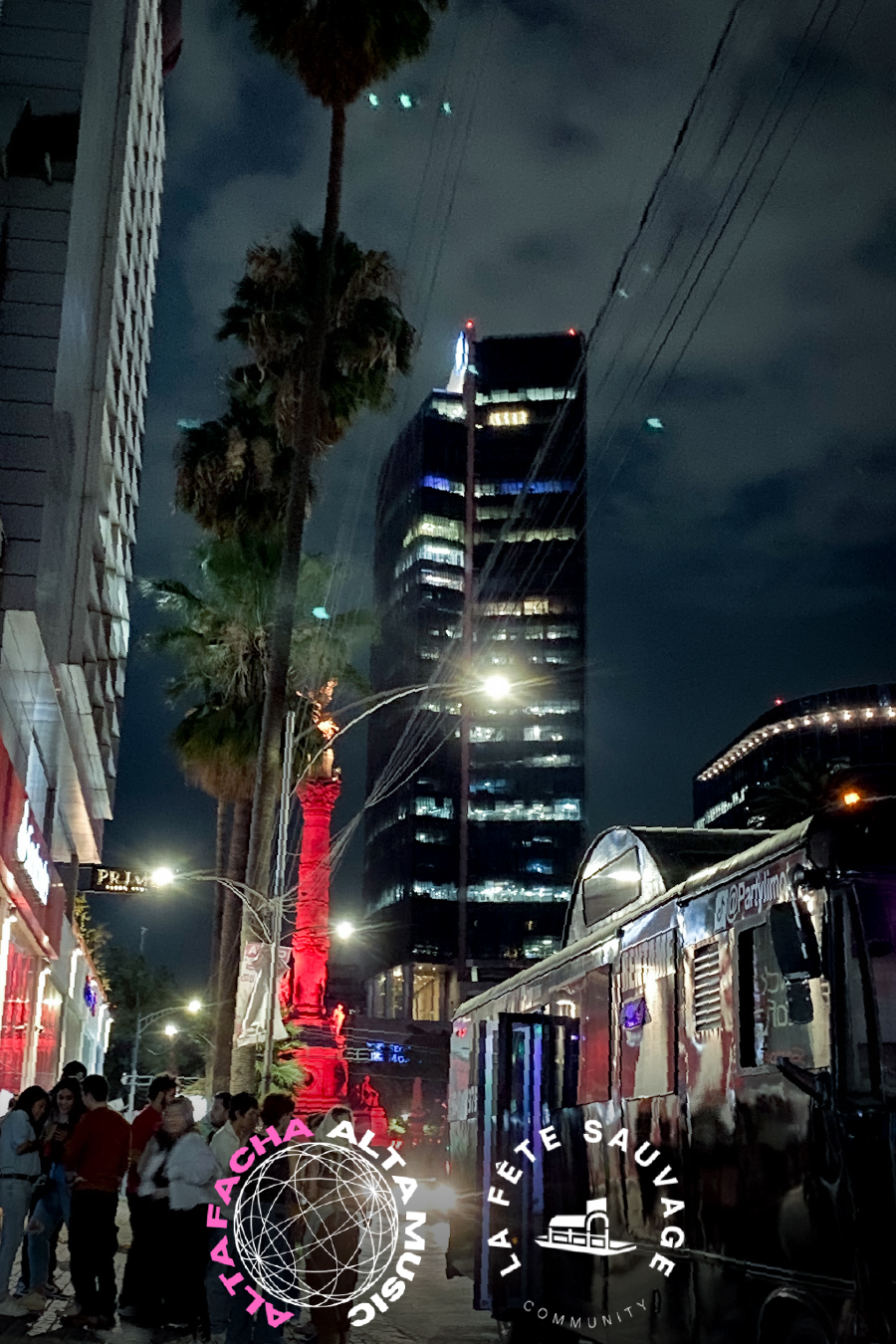 Party bus with open roof through Mexico City! Join our international community for solo travelers!